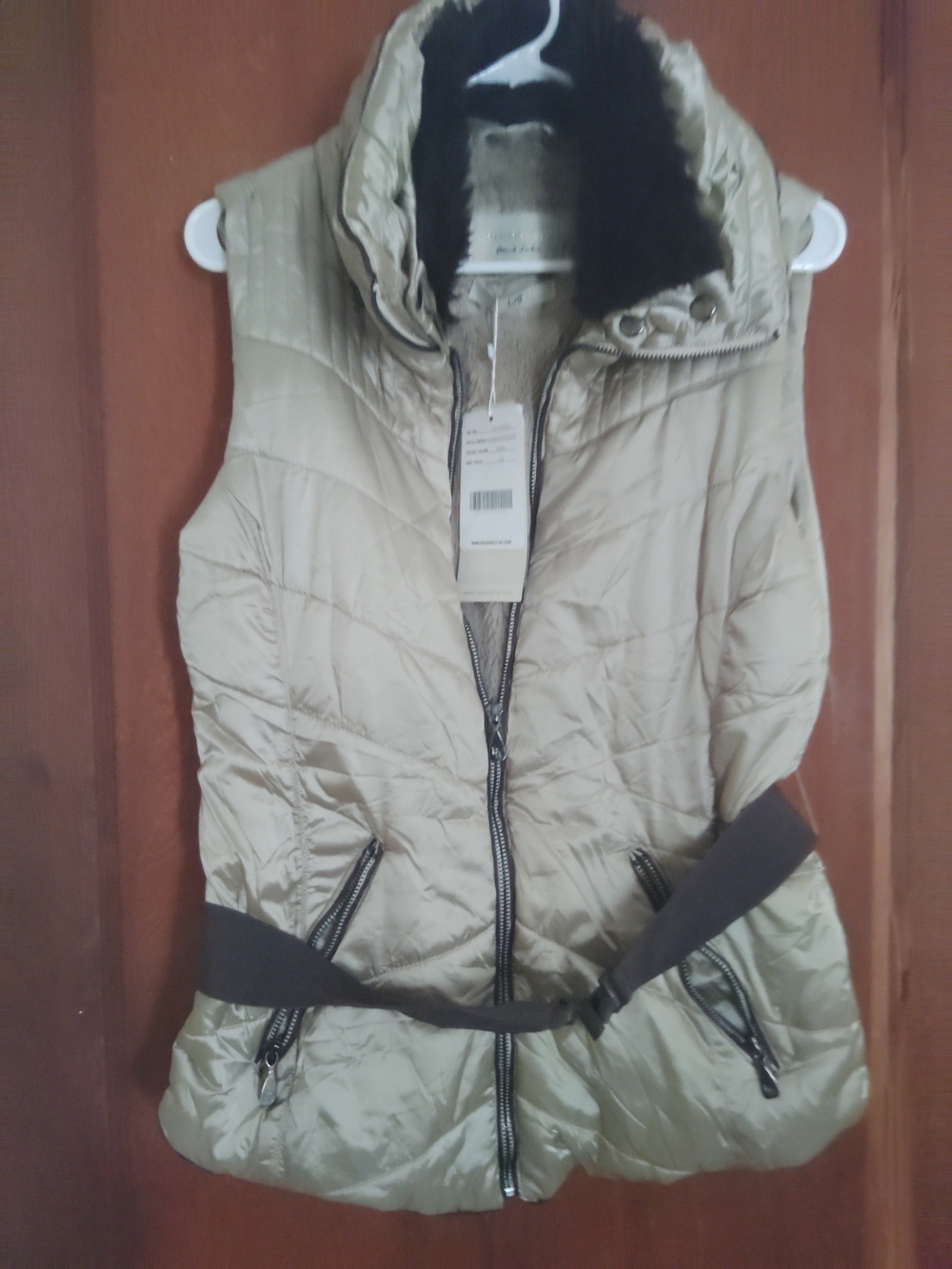 Sleeveless Quilted Puffer Vest with Faux Fur Collar - Beige